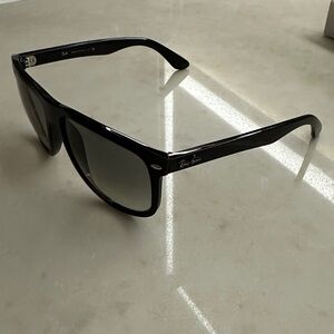 Ray-Ban Classic Black Sunglasses